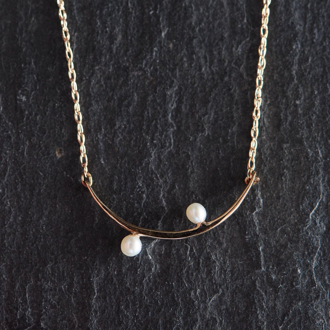 shop pearl necklace