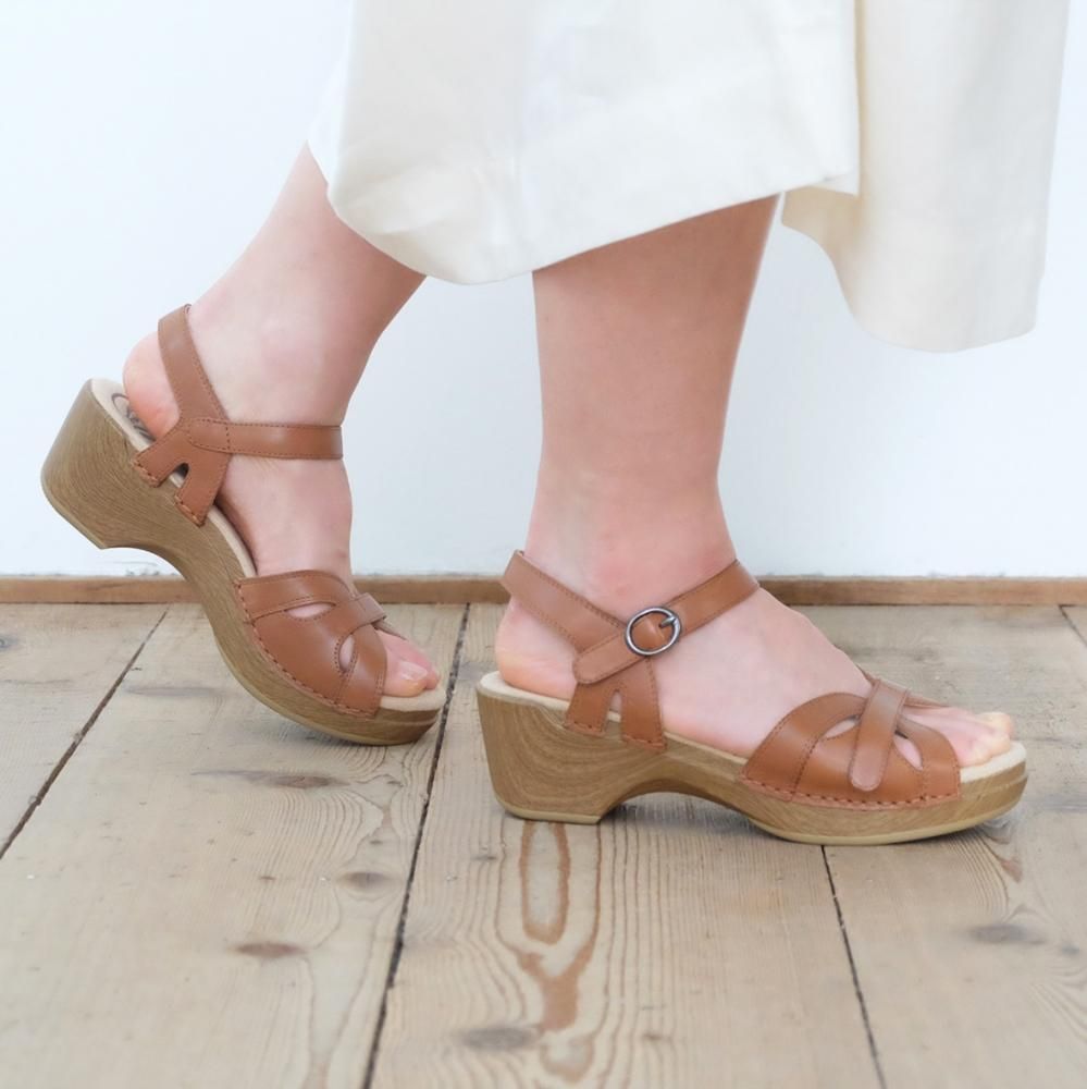 dansko season camel