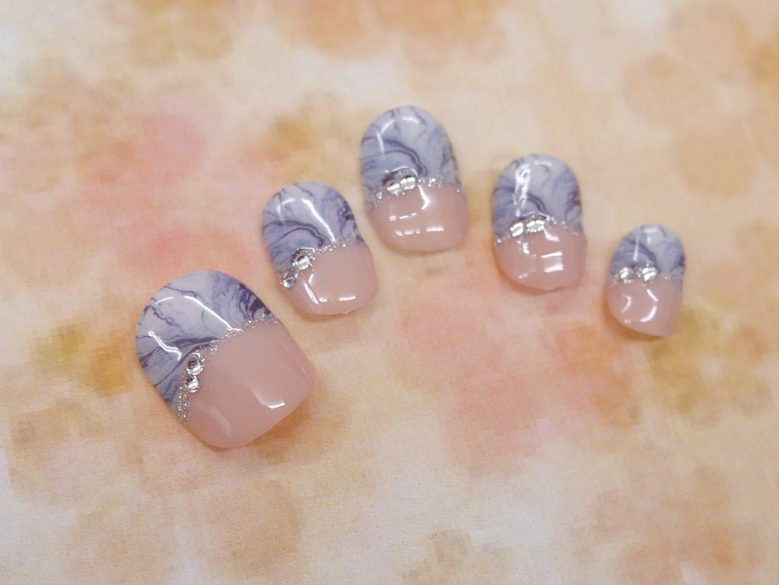 大理石フレンチ ショートネイル Rabbit Nail