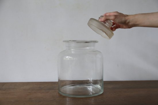 ガラス瓶（蓋あり）+zimexdubai.com