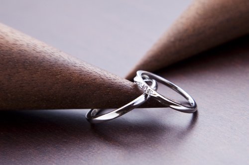 結婚指輪　ピンクドルフィンダイアモンド　K１８ホワイトゴールド　５万円台