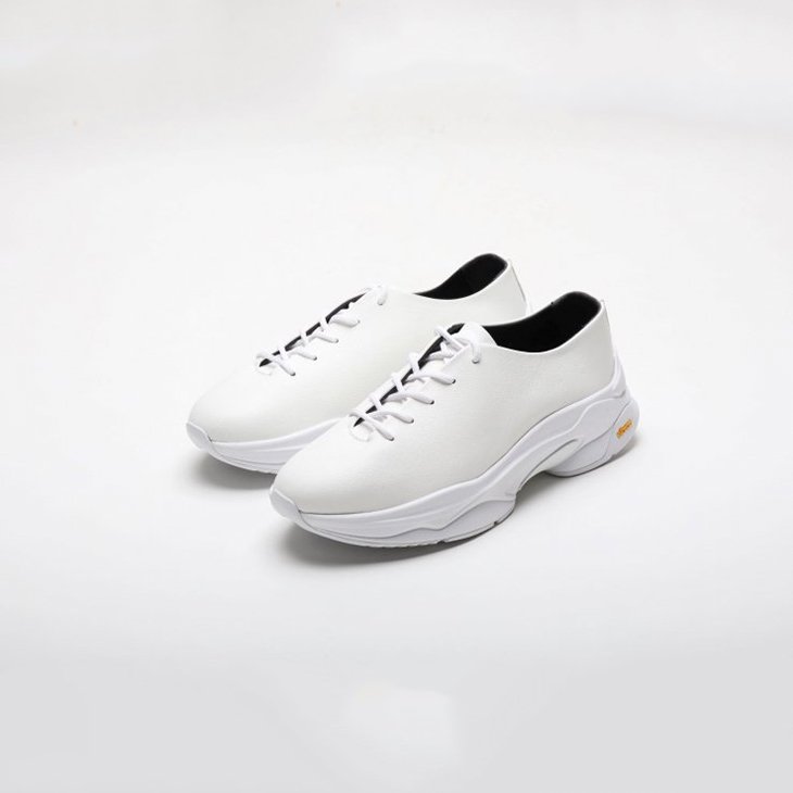 <img class='new_mark_img1' src='https://img.shop-pro.jp/img/new/icons8.gif' style='border:none;display:inline;margin:0px;padding:0px;width:auto;' />LE TORINA ルトリーナ / LEATHER SNEAKER I WHITE