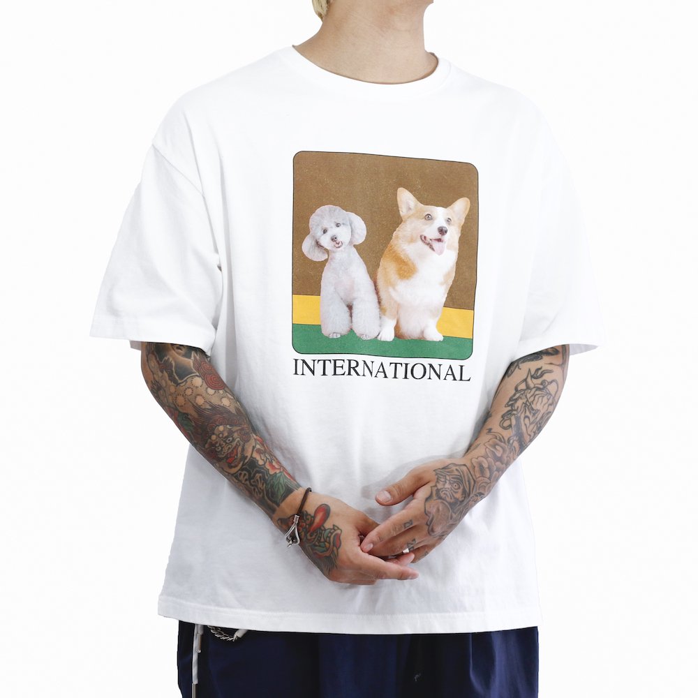 <img class='new_mark_img1' src='https://img.shop-pro.jp/img/new/icons8.gif' style='border:none;display:inline;margin:0px;padding:0px;width:auto;' />THE INTERNATIONAL PLANNING by EFILEVOL / INTERNATIONAL Dogs Tee