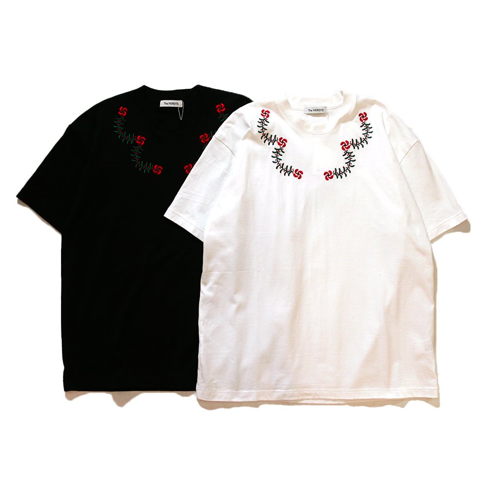 <img class='new_mark_img1' src='https://img.shop-pro.jp/img/new/icons8.gif' style='border:none;display:inline;margin:0px;padding:0px;width:auto;' />THE NERDYS  ʡǥ / Flower Embroidery T-Shirt