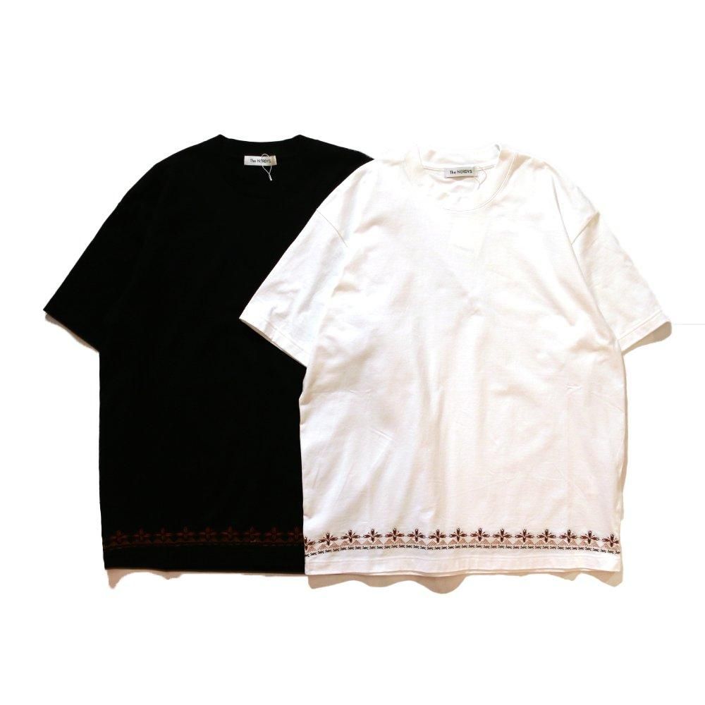 <img class='new_mark_img1' src='https://img.shop-pro.jp/img/new/icons8.gif' style='border:none;display:inline;margin:0px;padding:0px;width:auto;' />THE NERDYS  ʡǥ / Hem Embroidery T-Shirt