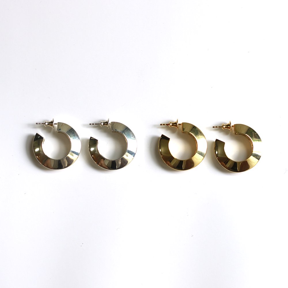 <img class='new_mark_img1' src='https://img.shop-pro.jp/img/new/icons8.gif' style='border:none;display:inline;margin:0px;padding:0px;width:auto;' />SASAI  / Coil Earrings Large