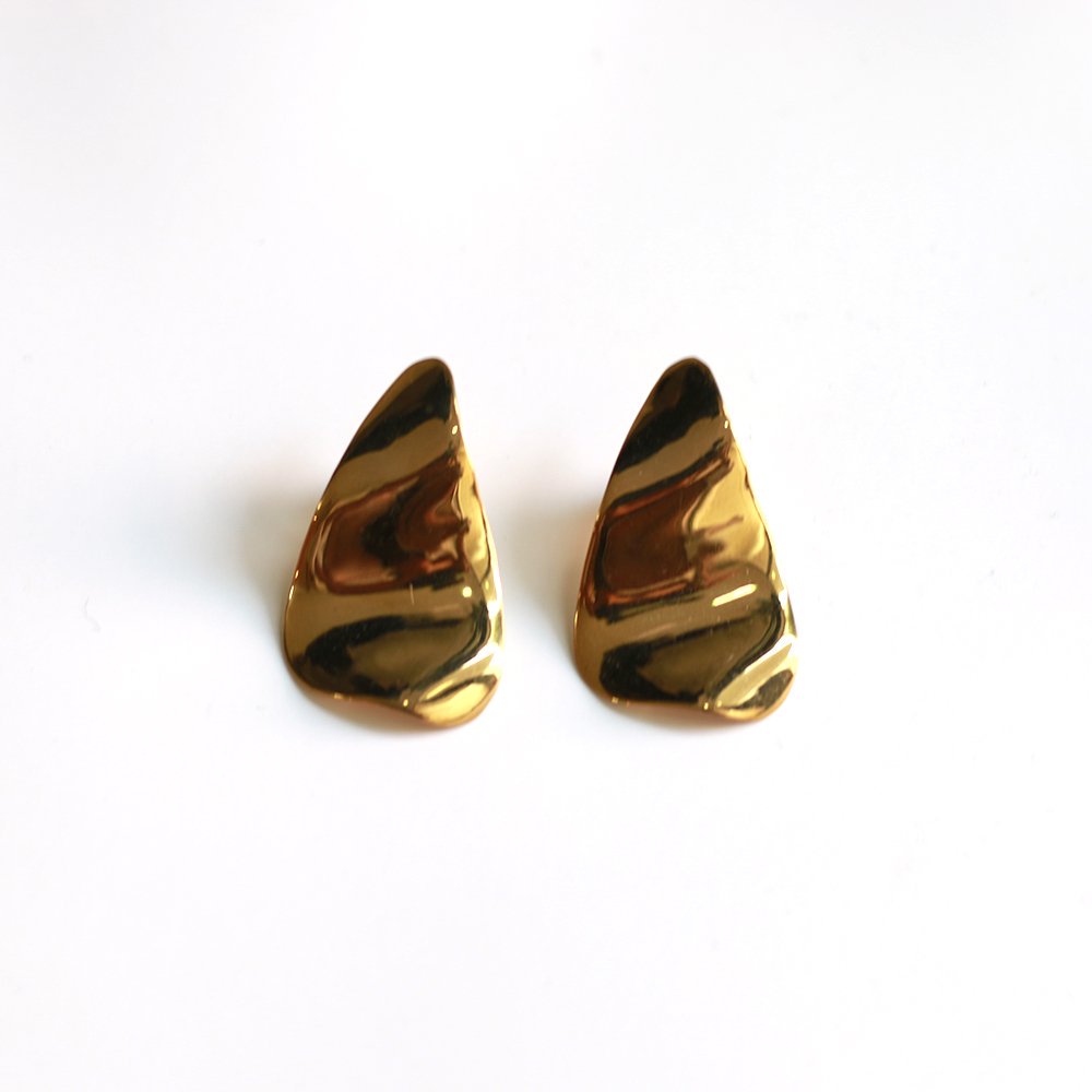 <img class='new_mark_img1' src='https://img.shop-pro.jp/img/new/icons8.gif' style='border:none;display:inline;margin:0px;padding:0px;width:auto;' />SASAI  / Petal Earrings