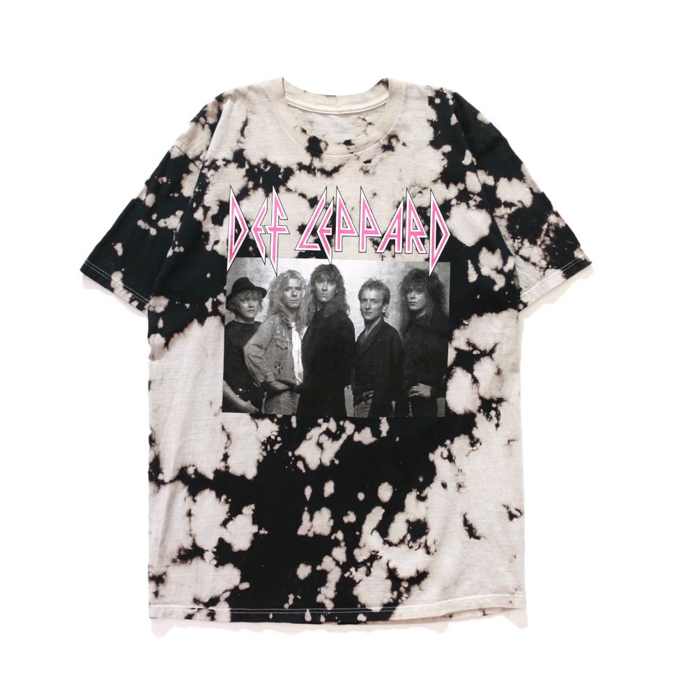 <img class='new_mark_img1' src='https://img.shop-pro.jp/img/new/icons8.gif' style='border:none;display:inline;margin:0px;padding:0px;width:auto;' />Vintage Clothes / Def Leppard Band Tee