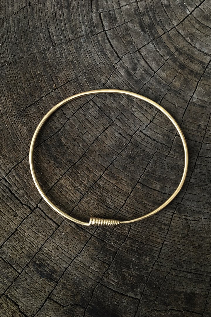 8uede Race Wire Cuff Narrow gold - アクセサリー