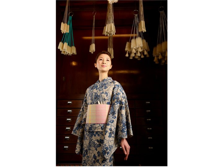 竺仙 奥州小紋浴衣(地紙に蔦・錆藍地) - 染と織たかはしオンラインショップ