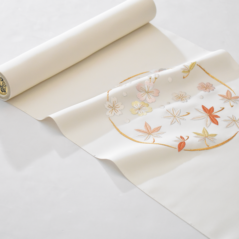 刺繍 九寸名古屋帯(雲錦の丸・淡象牙色)- 染と織たかはし 刺繍 九寸名古屋帯(雲錦の丸・淡象牙色)- 染と織たかはし