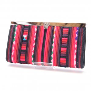 リス族 カラフル刺繍のがま口長財布（レッド/ブラック）
