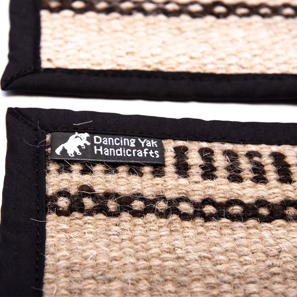 DYH ヤク（YAK）ウールの手編みナチュラルコースター Type.1