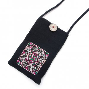 ThongPua モン族刺繍古布のスマホポーチ（ブラック）Type.1