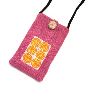 ThongPua モン族刺繍古布のスマホポーチ（ピンク）Type.2
