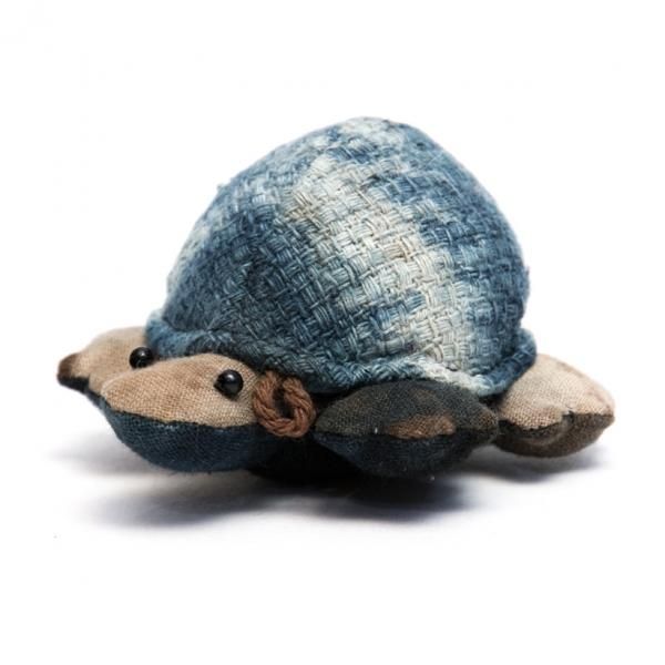 亀さん 藍染め 手縫いのかわいいカメさん Type.7（8種）｜旅する雑貨屋