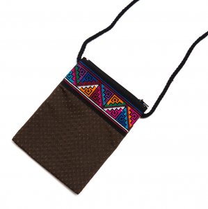 A Bu-Ali（アブアリ）アカ族刺繍パスポートポーチ