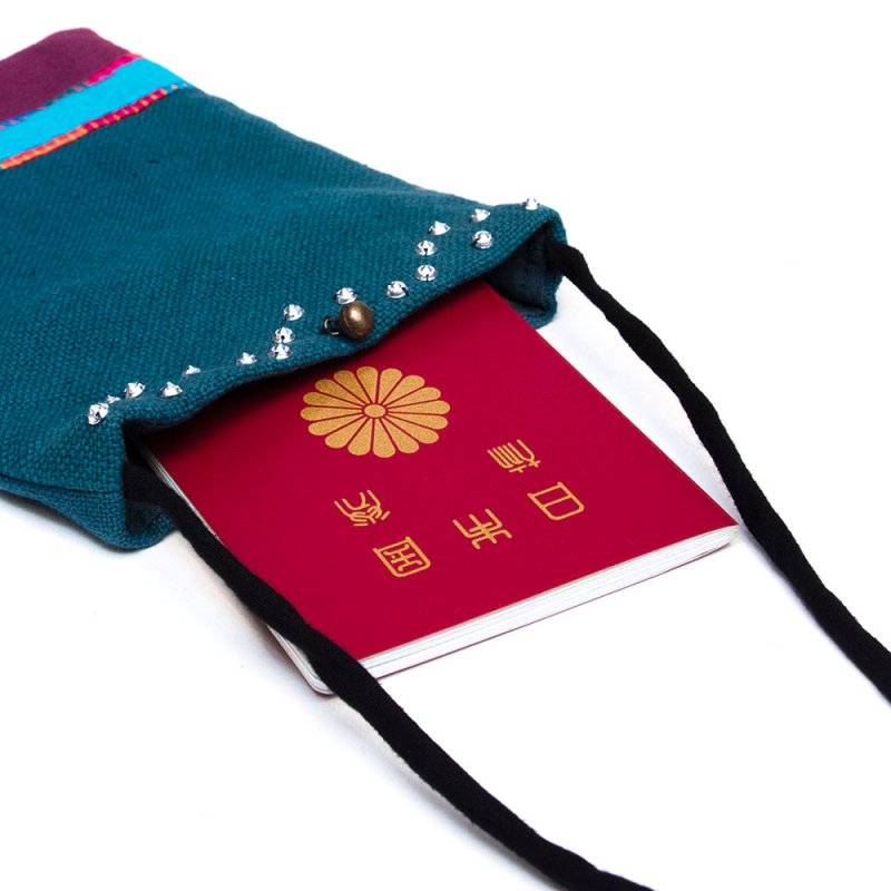 ベトナム ヌン族 手刺繍 パスポートポーチ（C）