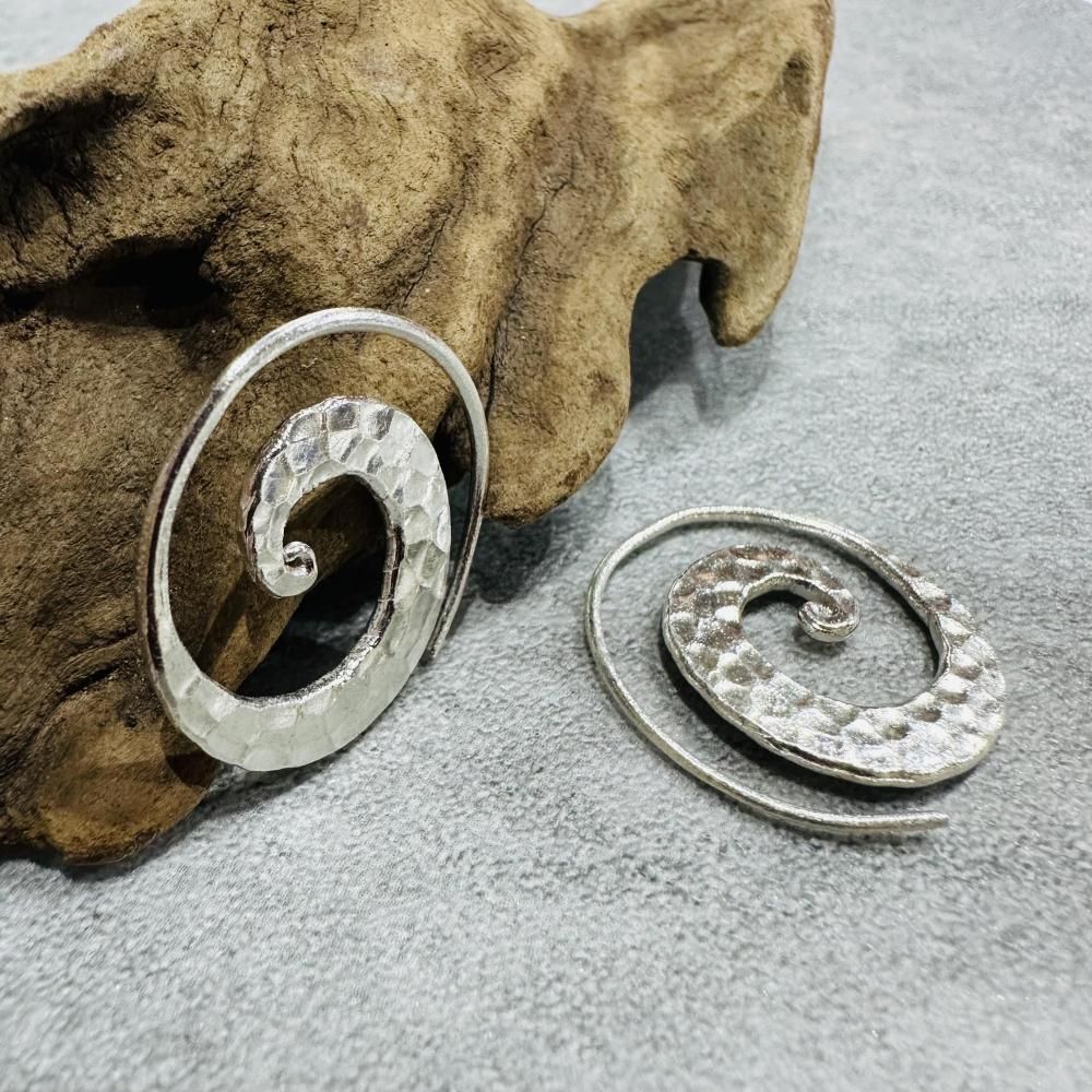 カレン族　ヴィンテージ　カレンシルバー　真珠　天然　淡水パール　シルバーピアス シルバーピアス カレンシルバー カレン族 ハンドメイド
