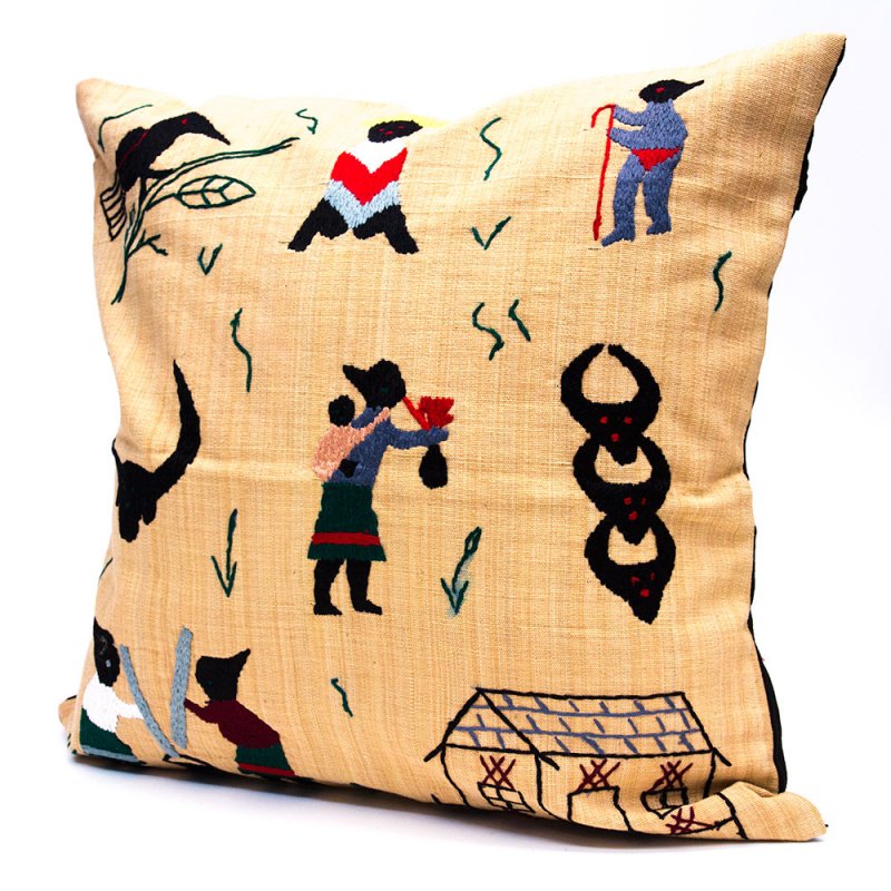 ナガ族 手織布と手刺繍のクッションカバー Type.5｜旅する雑貨屋ゆいゆい堂