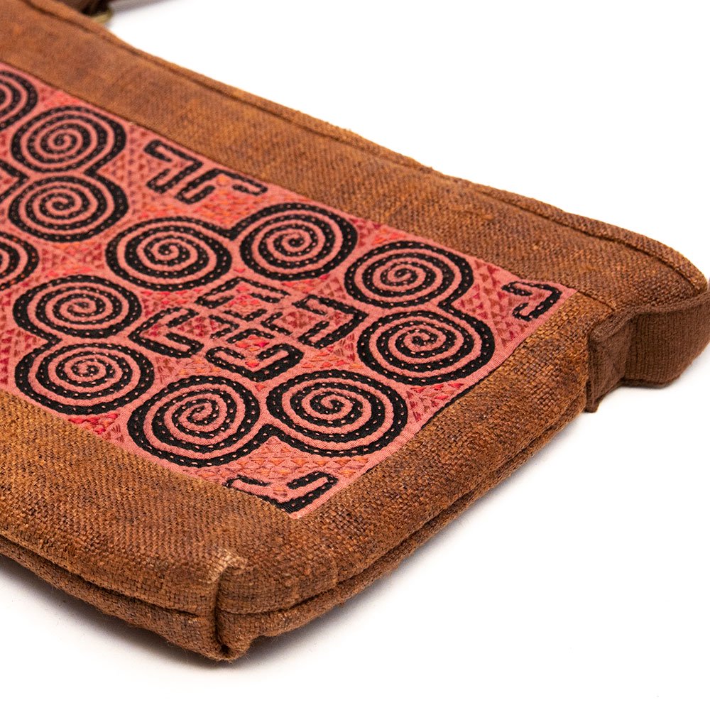 ThongPua モン族刺繍古布のショルダーポシェット Type.6