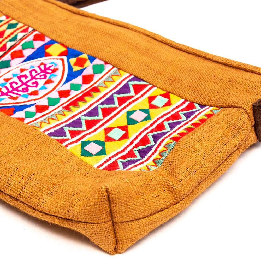 ThongPua モン族刺繍古布のショルダーポシェット Type.8