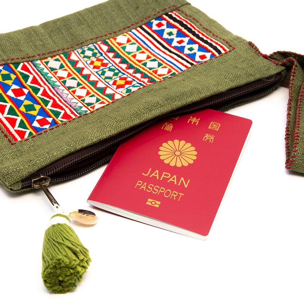 ThongPua モン族刺繍古布のタッセル付きポーチ Type.1｜民族雑貨通販ゆいゆい堂