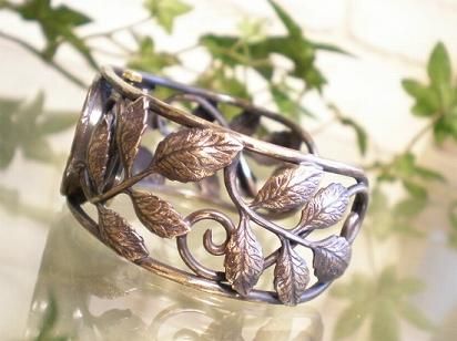 monshiro アンティーク風バングル monshiro アンティーク風バングル 【公式通販】