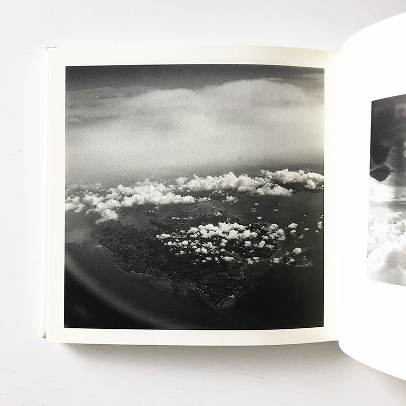 THE SUNLIGHT OF THE AFTERNOON Satoru Watanabe午後の最後の日射 渡部さとる - 古本買取 2手舎/二手舎  nitesha 写真集 アートブック 美術書 建築