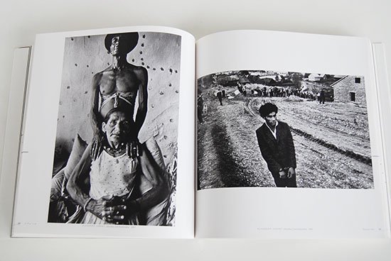 ジョセフ・クーデルカ展 JOSEF KOUDELKA RETROSPECTIVE 展覧会カタログ - 古本買取 2手舎/二手舎 nitesha 写真集  アートブック 美術書 建築