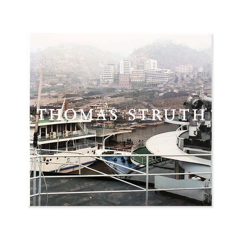 THOMAS STRUTH: 1977-2002トーマス・シュトゥルート - 古本買取 2手舎/二手舎 nitesha 写真集 アートブック 美術書  建築