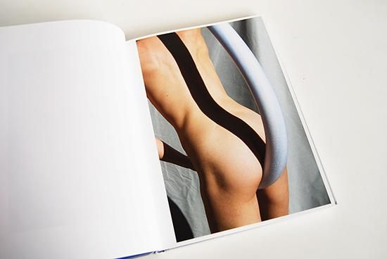 ROXANE 2 Viviane Sassen ヴィヴィアン・サッセン 写真集 - 古本買取 2 ...