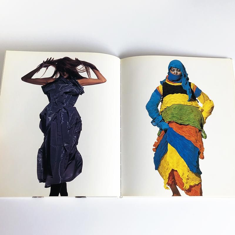 ISSEY MIYAKE BY IRVING PENN 1993-95 *signed - 古本買取 2手舎/二手