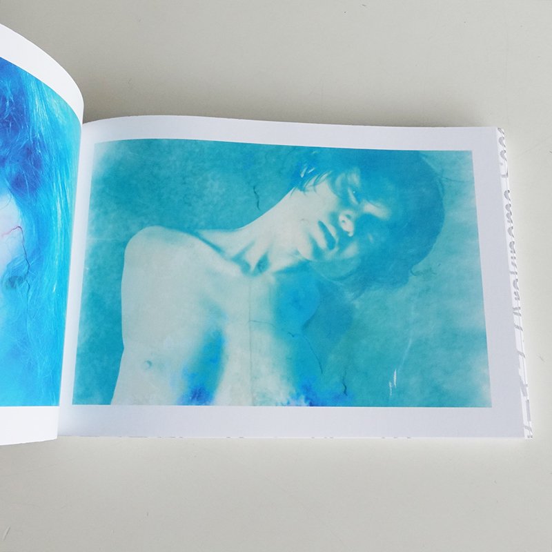 青ノ時代/去年ノ夏 アラキネマ 荒木経惟 Blue Period/Last Summer Arakinema US edition by  Nobuyoshi Araki - 古本買取 2手舎/二手舎 nitesha 写真集 アートブック 美術書 建築