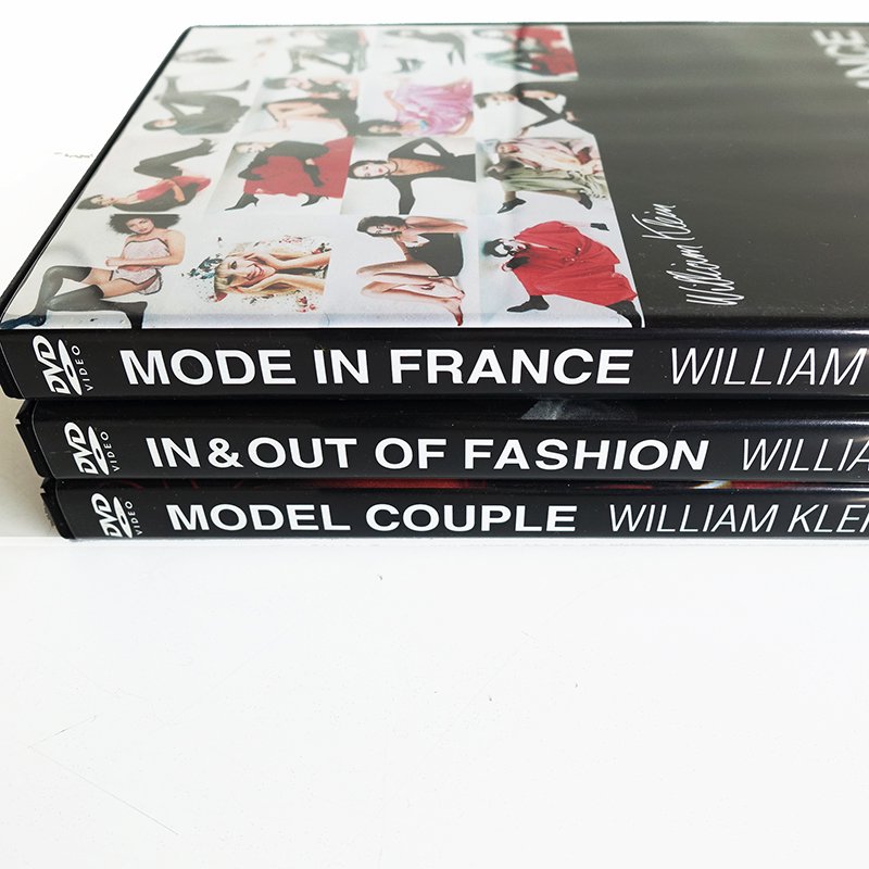 ピンク・ブルー WILLIAM KLEIN IN \u0026 OUT OF FASHION 写真集 古本