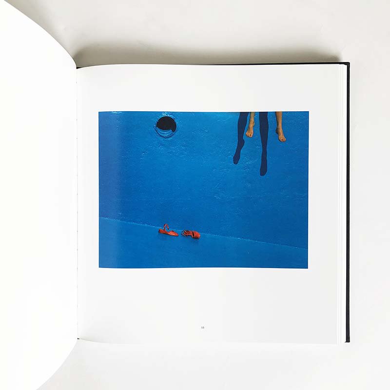 Guy Bourdin: A MASSAGE FOR YOU curated by Nicolle Meyerギイ・ブルダン - 古本買取  2手舎/二手舎 nitesha 写真集 アートブック 美術書 建築