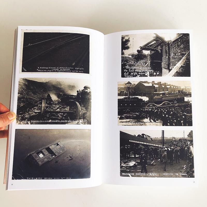 Martin Parr Objects 写真集　マーティン　パー マーティン・パー写真集「Small World／Martin Parr」 | 古本