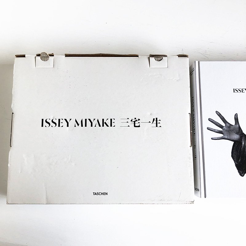 新品未開封 ISSEY MIYAKE 三宅一生 TASCHEN 作品集 log-cabin.jp