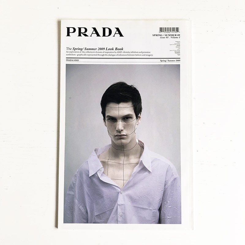 PRADA The Spring/Summer 2009 Look Book by AMOプラダ 2009年春夏 ルックブック - 古本買取  2手舎/二手舎 nitesha 写真集 アートブック 美術書 建築