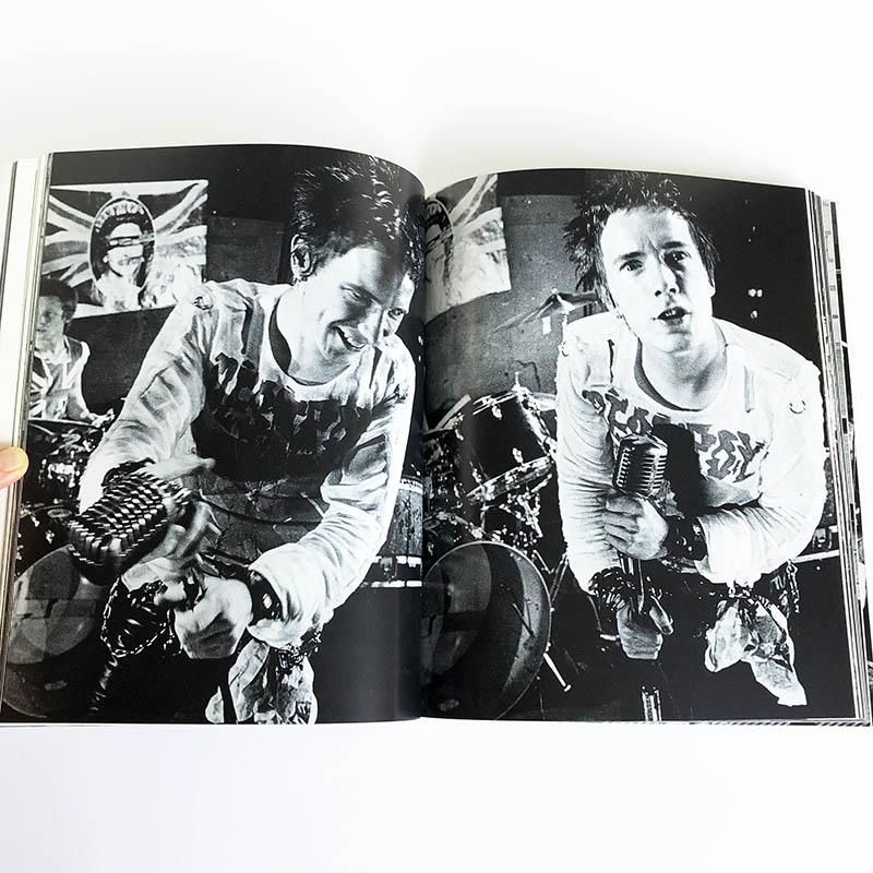 洋書 写真集 Destroy: Sex Pistols 1977 デニス・モリス - アート/エンタメ