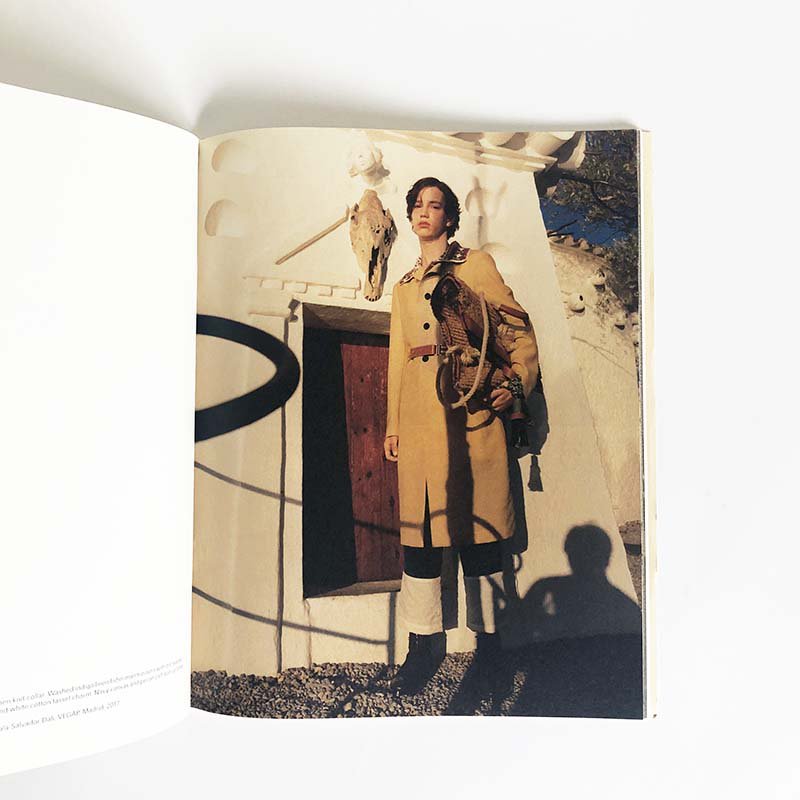 LOEWE ISSUE 2 ロエベ カタログ - 週刊誌