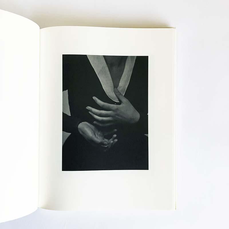 ジョージア　オキーフ　ポートレイト　アルフレッド・スティーグリッツ 写真集 GEORGIA O'KEEFFE A PORTRAIT Second Edition BY ALFRED