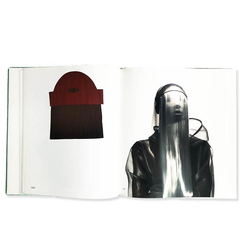 Irving Penn regards the work of Issey Miyakeアーヴィング Irving Penn regards the work of Issey Miyakeアーヴィング