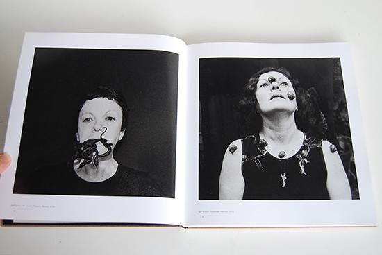 Graciela Iturbide : グラシエラ・イトゥルビーデ グラシエラ・イトゥルビーデ 写真集: Graciela Iturbide: WHITE