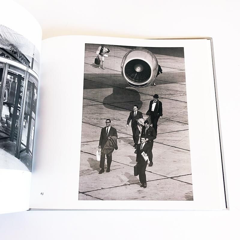 ARRIVALS & DEPARTURES THE AIRPORT PICTURES of Garry