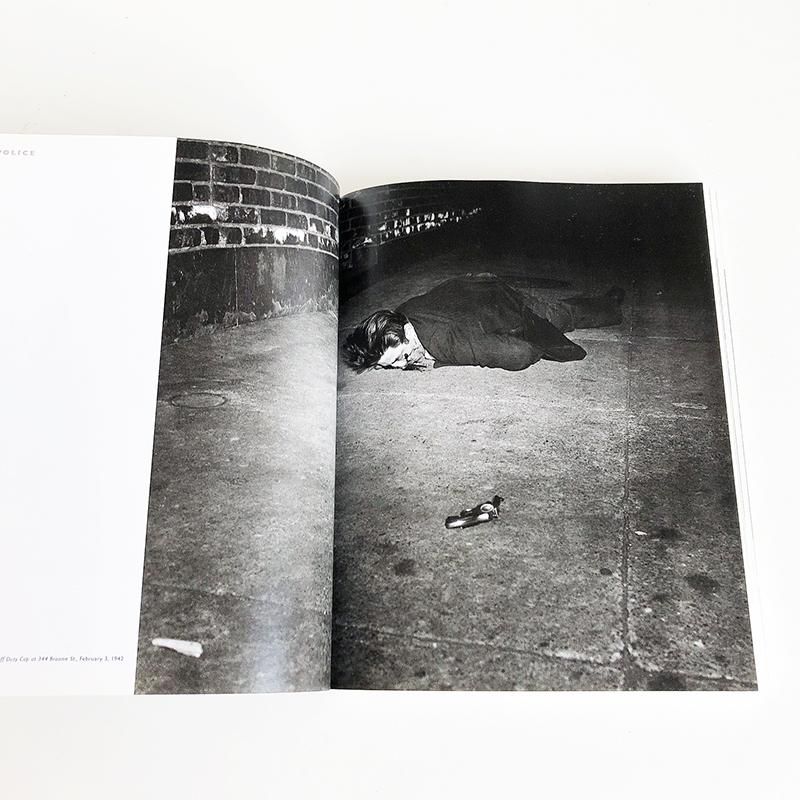 洋書　　WEEGEE'S WORLD WEEGEE'S WORLD edited by Miles Barth - 古本買取 2手舎/二手舎