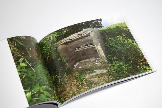 鎮魂の地図 沖縄戦・一家全滅の屋敷跡を訪ねて 大城弘明 写真集 Hiroaki Oshiro - 古本買取 2手舎/二手舎 nitesha 写真集  アートブック 美術書 建築