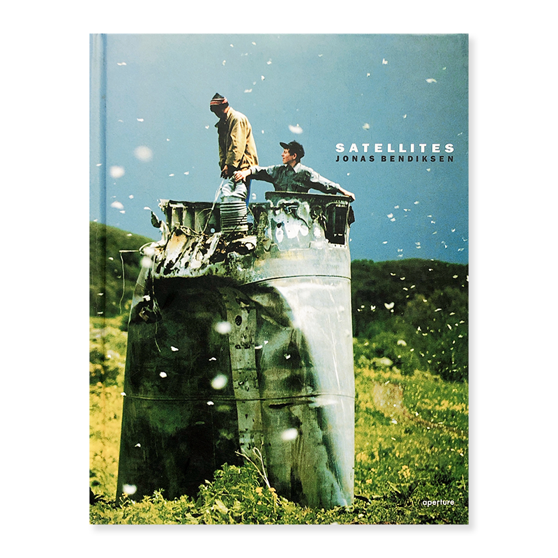 SATELLITES Jonas Bendiksen - 古本買取 2手舎/二手舎 nitesha 写真集 アートブック 美術書 建築