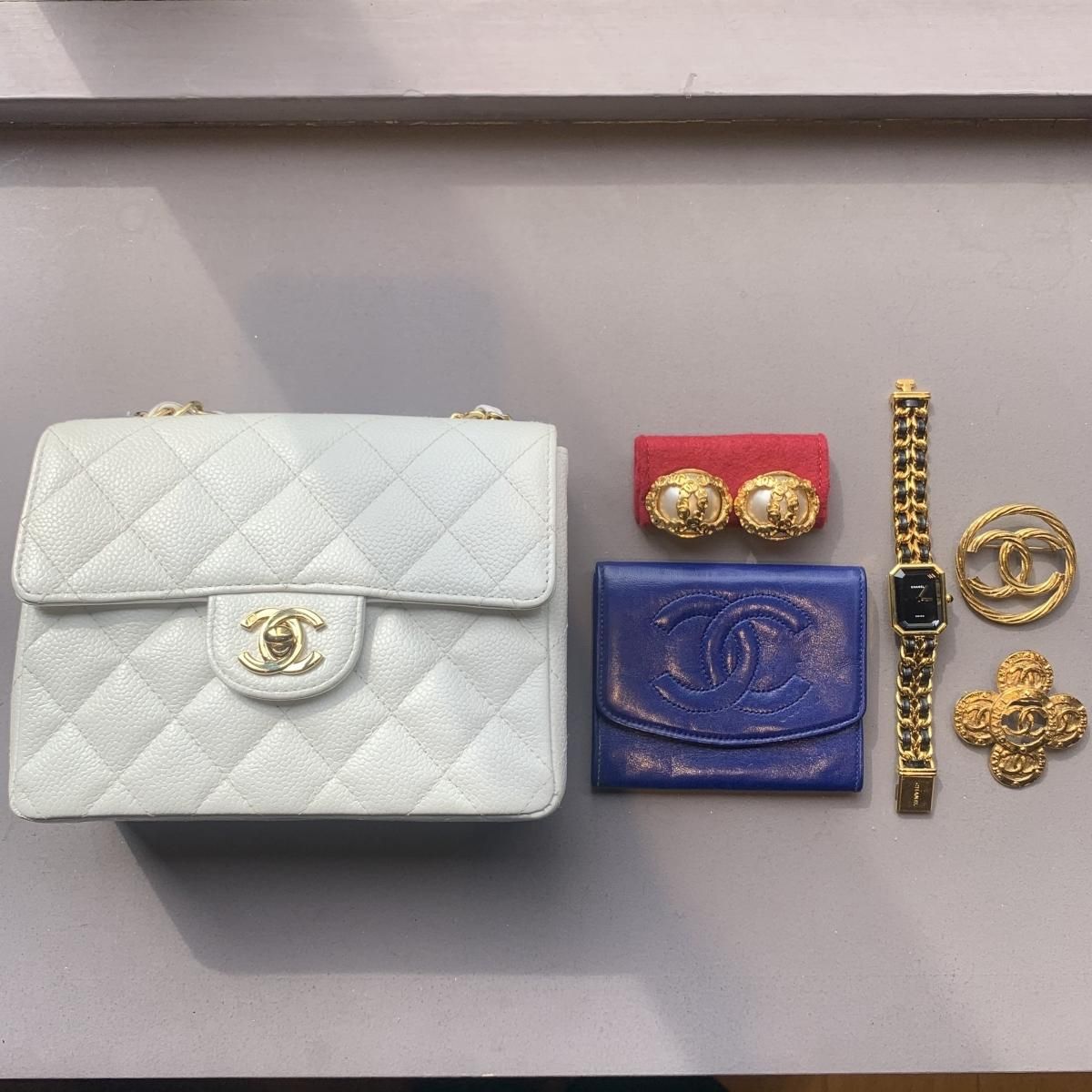 CHANEL シャネル 白 キャビアスキン ミニマトラッセ シングル CHANEL シャネル 白 キャビアスキン ミニマトラッセ シングル