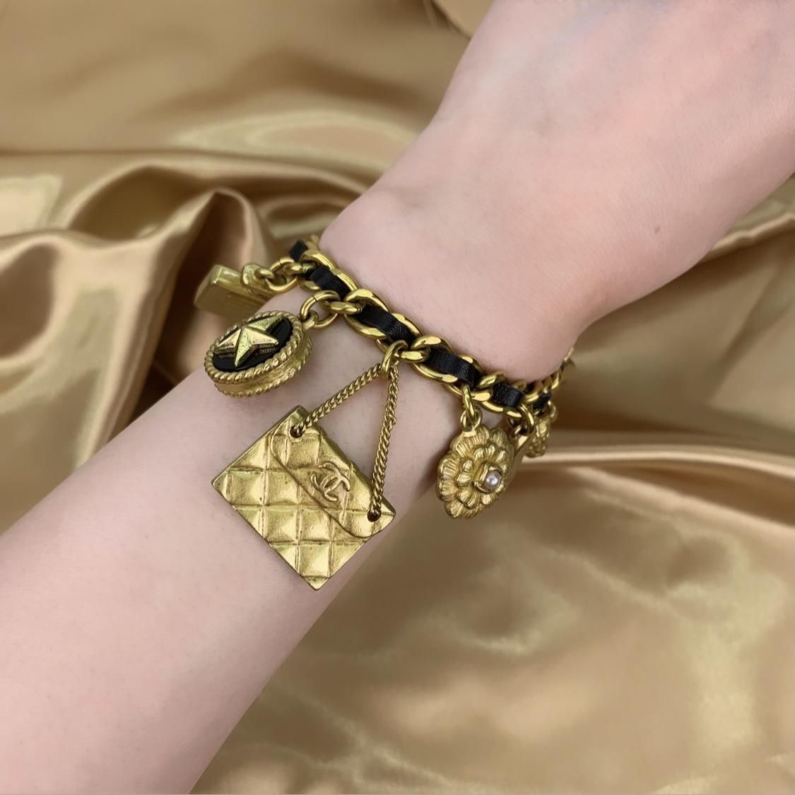 レア物 シャネル CHANEL ゴールド ヴィンテージ バングル - アクセサリー